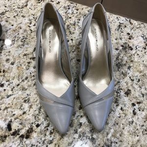 Bandolino Size 6 Light Gray Pumps!